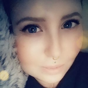 Meet your Posher, Holly